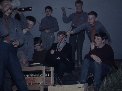 Hier geht's zur Feier mit Grillstecken und Erfrischungsgetränken: Georgsfeier 1966
